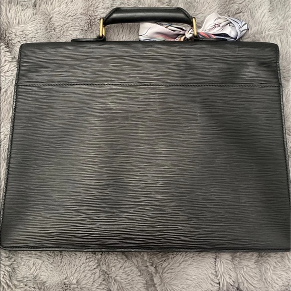 ❌SOLD❌ Louis Vuitton Cerviet Conseie ❌SOLD❌ - Picture 3 of 9